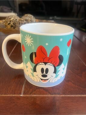 Disney Minnie/Mickey and Donald  Mug - Winter Design